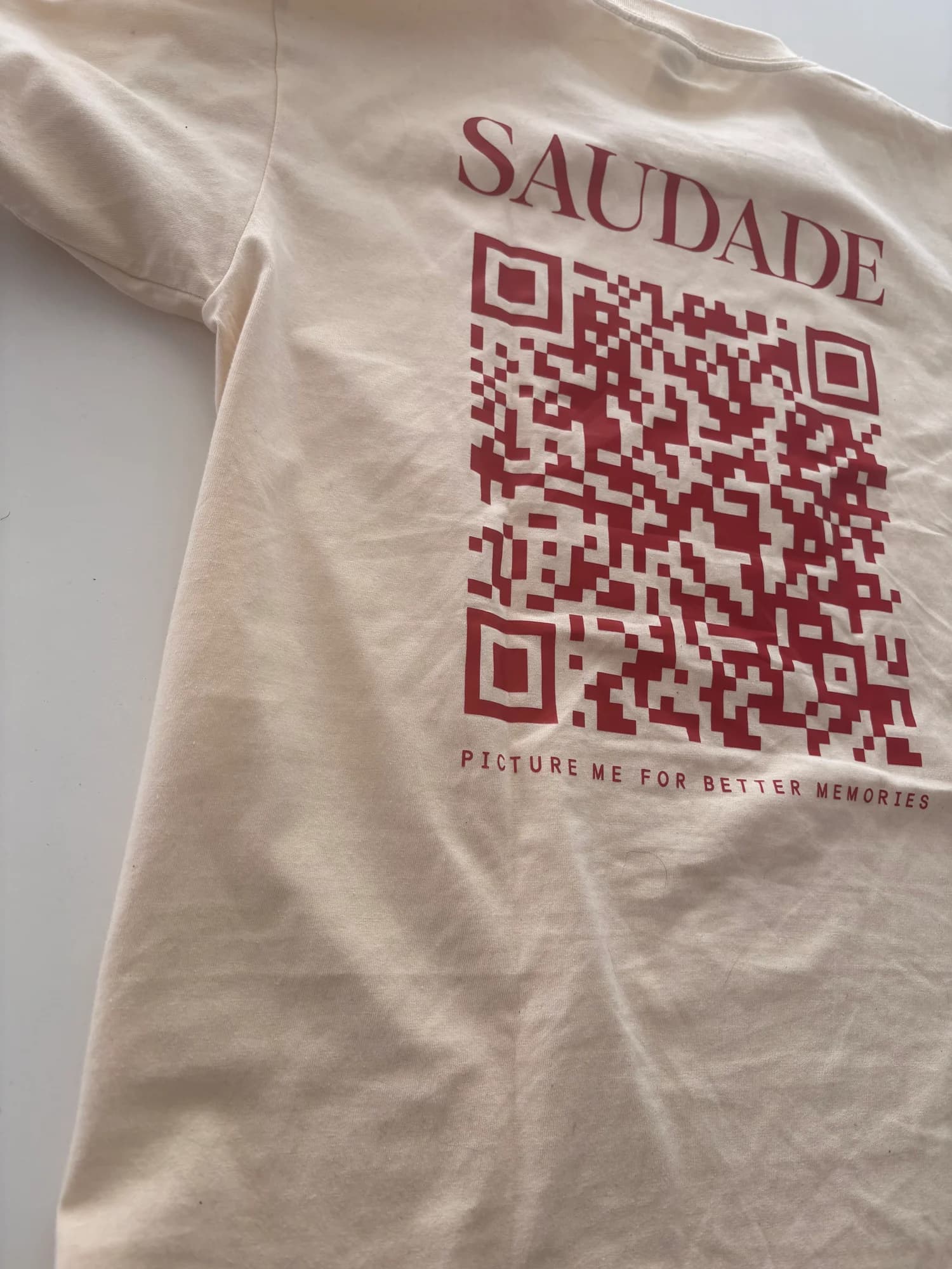 Le t-shirt Saudade et son QR code imprimé